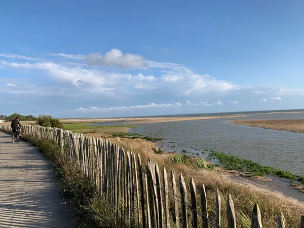 Image média: Entre espaces naturels et mobilité douce 
